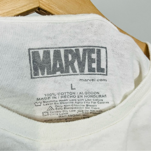 Marvel Spider-Man White and Red Graphic Tee Large - Picture 3 of 4